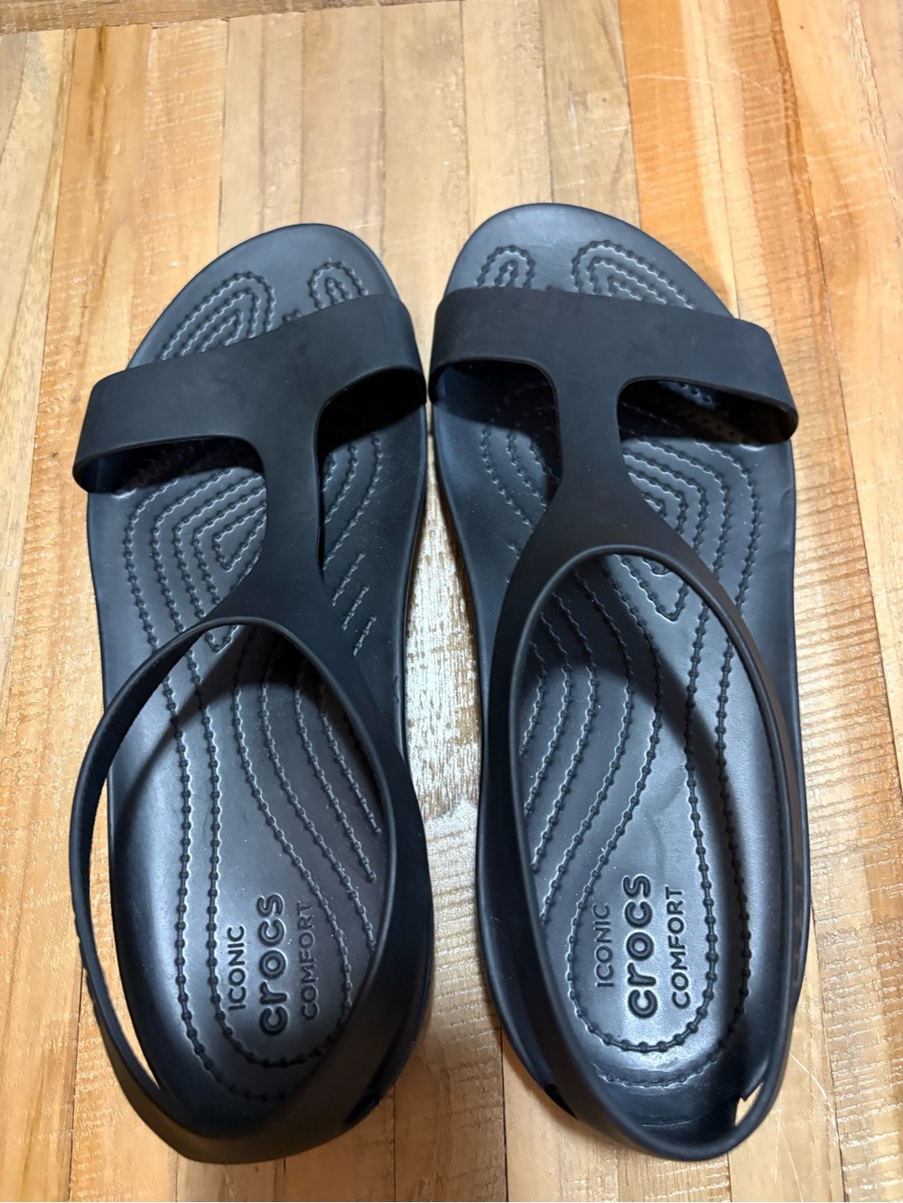 CROCS Black Slip-On T-Strap Sandals
